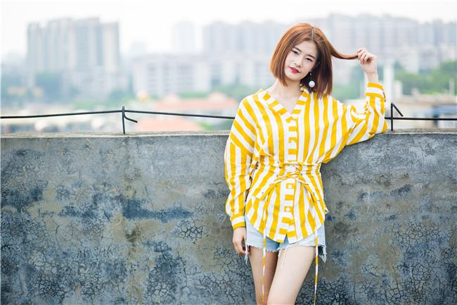 他很撩很宠, 每次加班时他的举措都会让我害羞, 结果我错了