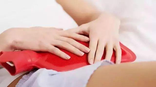 女人宫寒怎么办? 坚持做好这5点, 不仅宫暖了, 连小肚子也没有了