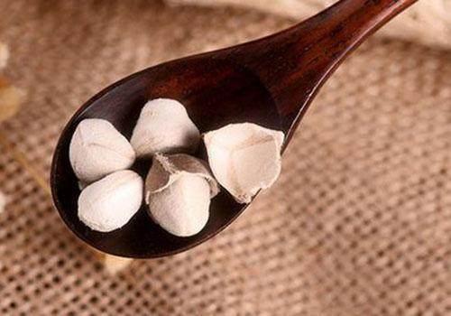 坚持每天喝杯白酒, 20年后会怎样? 一天一杯白酒原来有这么多好处