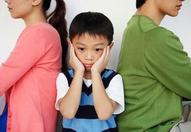 爸妈常做这些事孩子难免会自卑, 为了孩子成长, 家长可要停止了