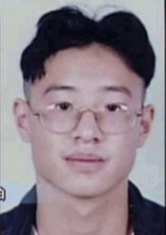 罗志祥晒潘玮柏旧照为其庆生 网友调侃: 塑料兄弟情