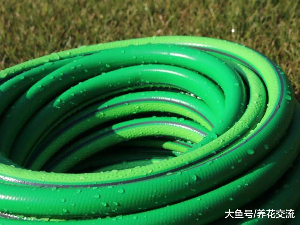 养花的这12种工具都是有害的, 园艺工具使用要注意了