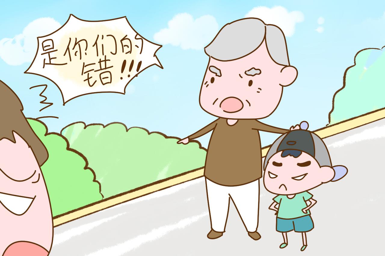 如果家里老人这样带孩子, 当妈的一定要阻止, 孩子易受到伤害