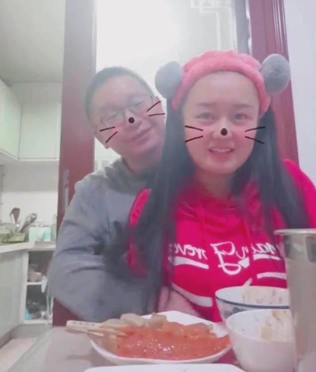90后美女嫁给46岁大叔, 只因大叔能给自己父爱般的感觉!