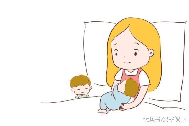 百天二胎宝宝胃里惊现异物, 原来是大孩子好奇心所致!