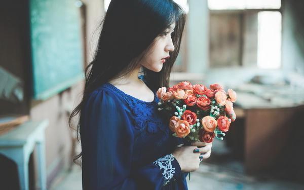 女人有这三种表现, 说明她是“好色之徒”!