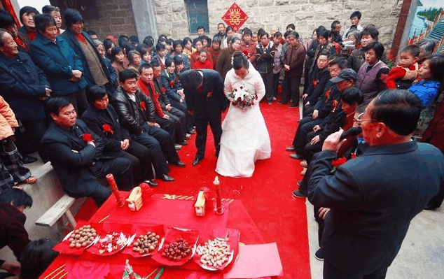 49岁大哥为给儿子攒钱娶媳妇, 突发脑出血! 医生: 这种主食要少吃