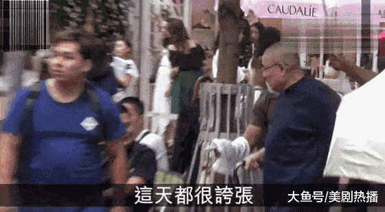 刘銮雄拿保镖当“人肉扶手”, 只为陪子女买雪糕? 刘銮雄: 妻儿最重要