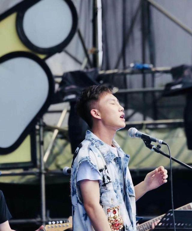 赢了比赛, 输了人品? 好声音吴奇因迫使周杰伦淘汰佳慧被网友攻击