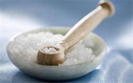 春天这么用粗盐, 腰上赘肉全‘赶’走, 一用一个瘦, 裤子秒小3码