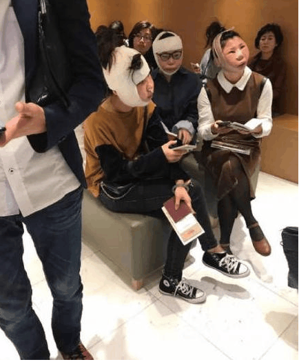 在机场遇到的整容大军，返回中国