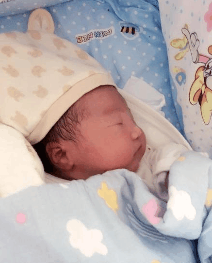二胎男宝出生啦, 七斤重, 儿女双全!