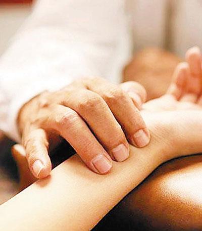 人体有异味反应健康问题, 学会这3个方法, 能去除各种烦人体味!