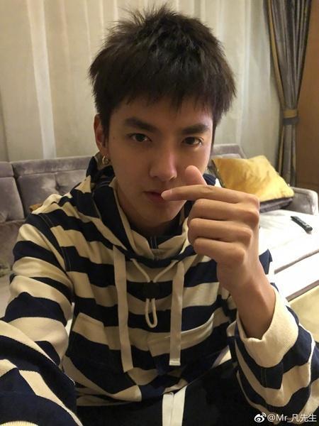 吴亦凡登公告牌发感慨 称炎黄子孙似回应国籍质疑
