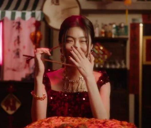 D&G“辱华”视频女模身份曝光, 网友: 红也匆匆凉也匆匆!