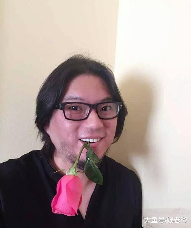 还在纠结易烊千玺蔡泽坤谁的吃花照最帅? 其实都比不过他!