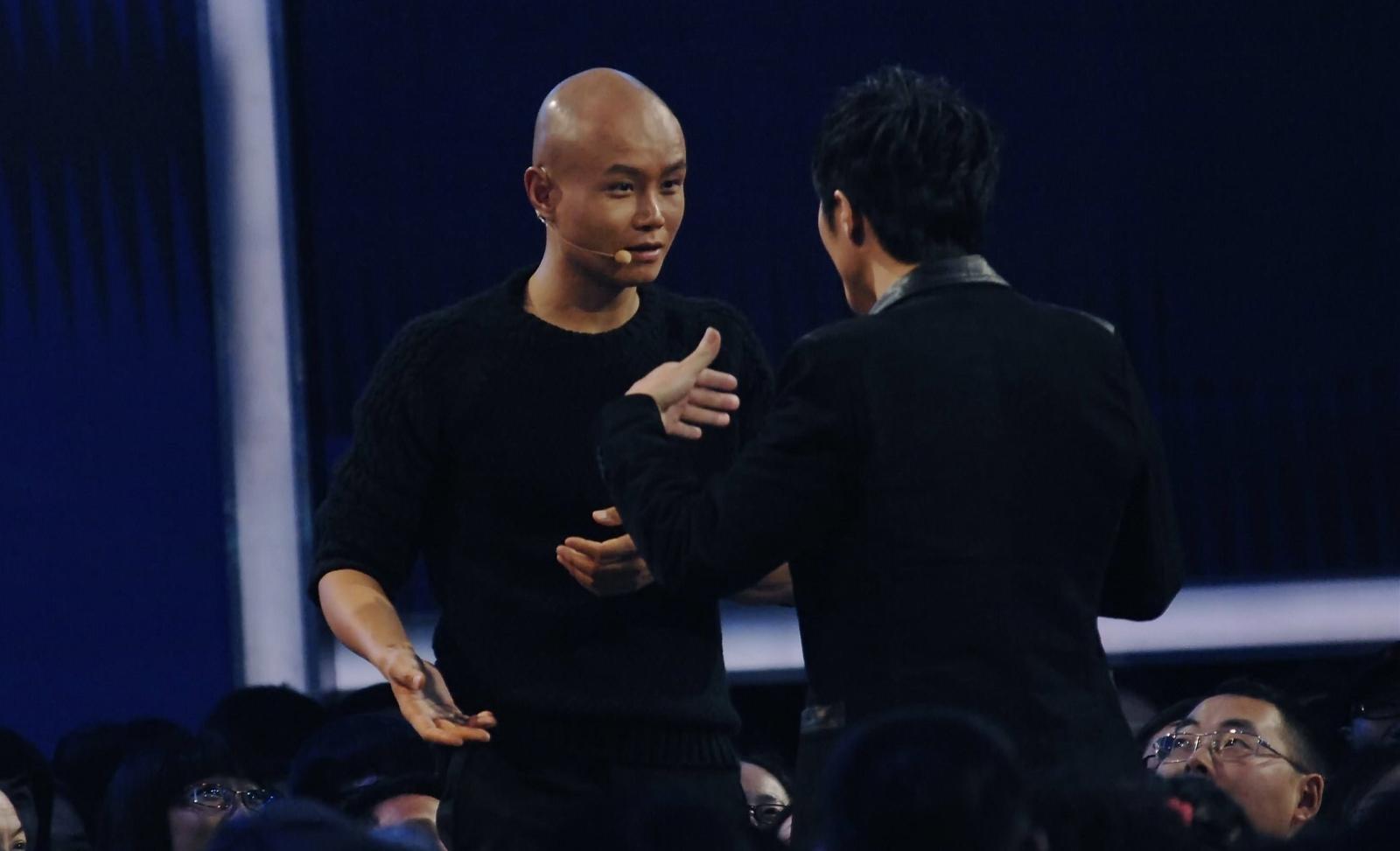 【曾是当红主持人，当红时口无遮