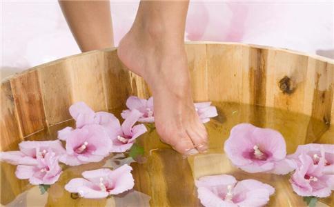 泡脚好处虽多, 但也会致命, 7大类人千万别泡脚!