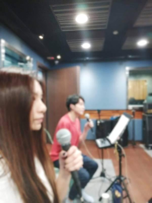 青峰单飞做“乐坛新人”将与Hebe合作金曲串烧