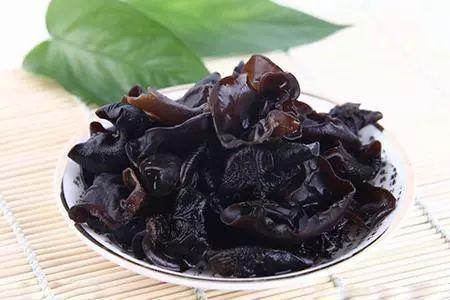 医生提醒: 食物不是越新鲜越好, 这7种食物贪鲜吃会导致中毒!