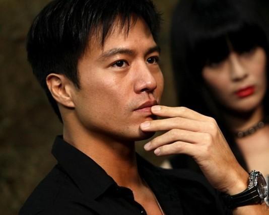 刚出道被徐克看中接替李连杰, 得向华强力捧不火, 如今仍在演配角