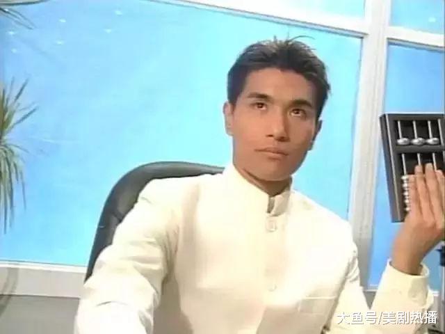 长相酷似刘德华, 和胡定欣传绯闻被骂惨, 现娶小13岁娇妻被群嘲!