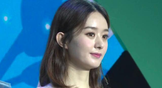 赵丽颖宣布停工后首现身, 脸胖了不少, 在未修图中也太油了!