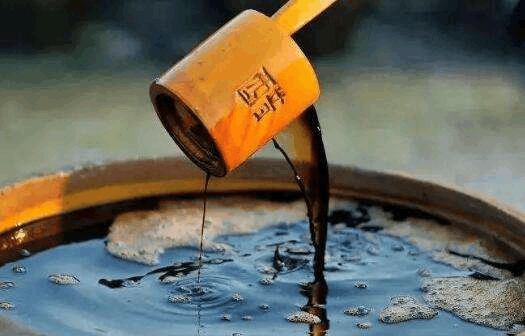 浇花总用“自来水”? 在水里加点“黑东西”, 浇盆旺盆!
