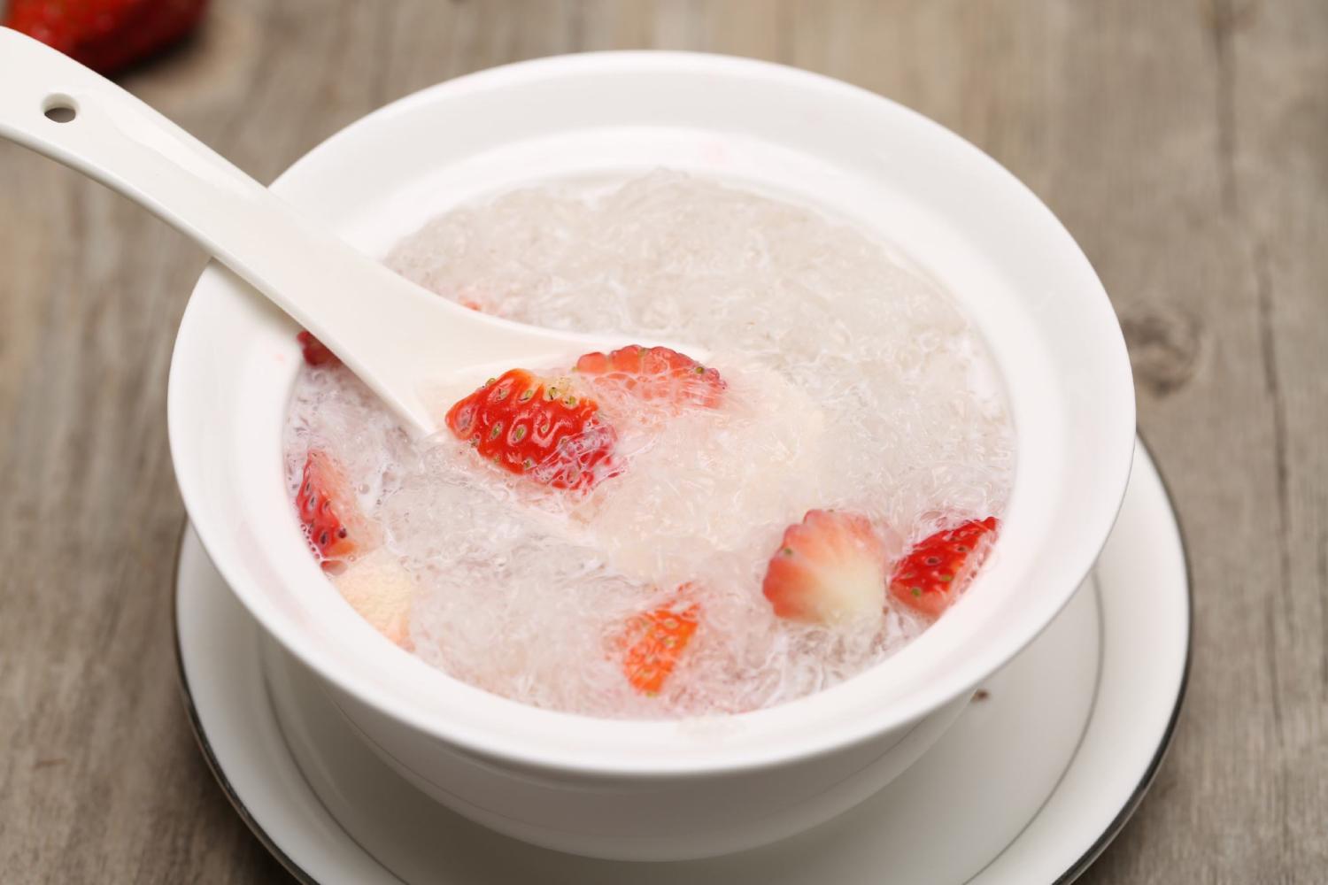 女人不想老太快, 秋冬季节多吃这些食物, 补充胶原蛋白更显年轻