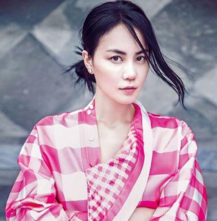 曾连续7年荣登春晚, 比那英还火的她因放央视鸽子被封杀至今!