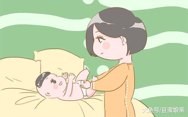 宝妈抱孩子时这个动作, 别人一眼就能看出来是新手