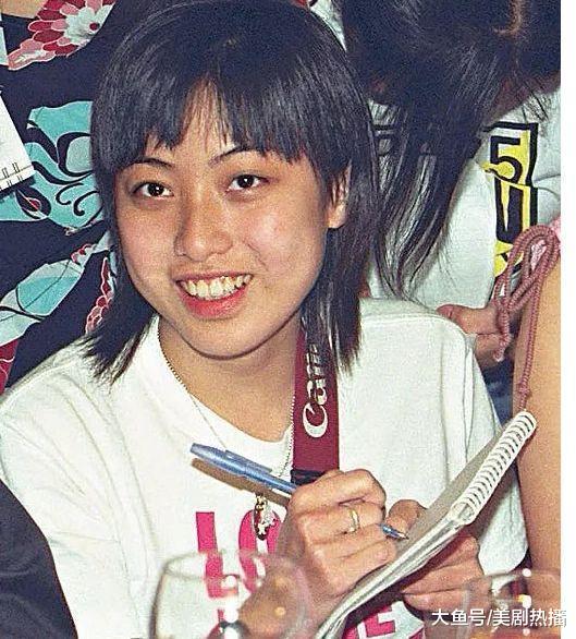 父亲酗酒母亲改嫁她却能逆天改命! 从小小娱记一跃成香港女首富!