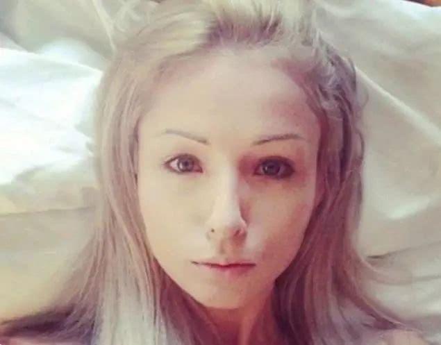 不是同一个人? 美女妆前妆后两个样, 到底哪个才最好看呢?