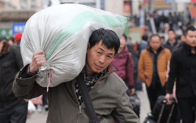 49岁大哥为给儿子攒钱娶媳妇, 突发脑出血! 医生: 这种主食要少吃