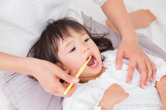 宝宝口臭怎么办? 刷牙不能解决问题, 可能是这几种病在捣乱