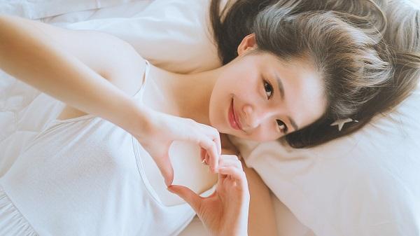 女人半推半就的偷人, 就会有这4个表现