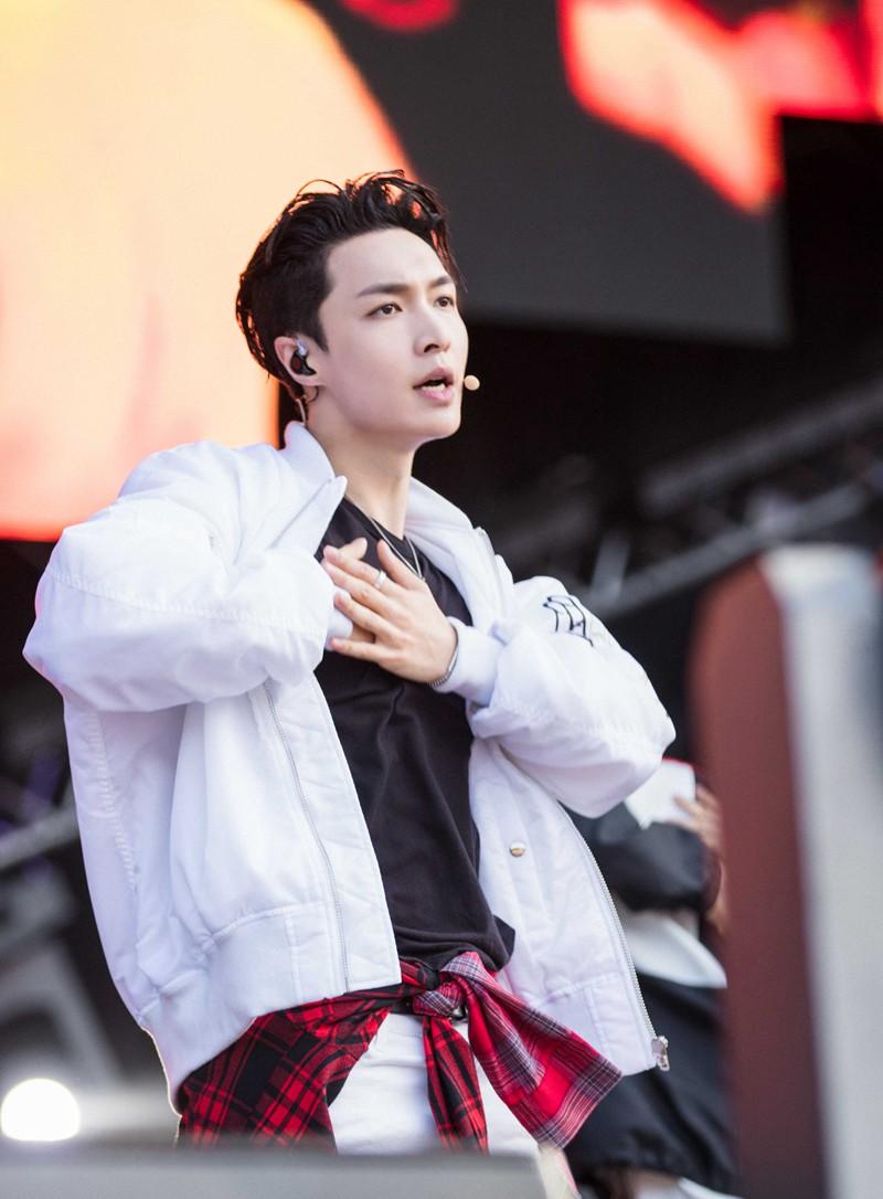 张艺兴国际影响力再被认可 成唯一中国歌手受邀参与MJ纪念项目