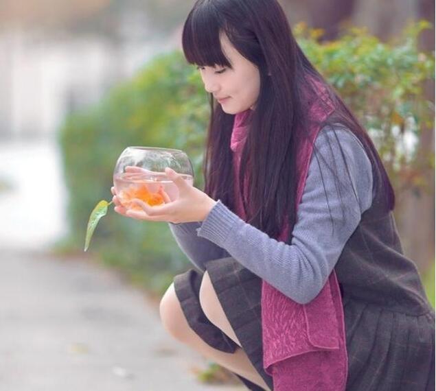 女人对男人动了感情, 这几点表现装不出来