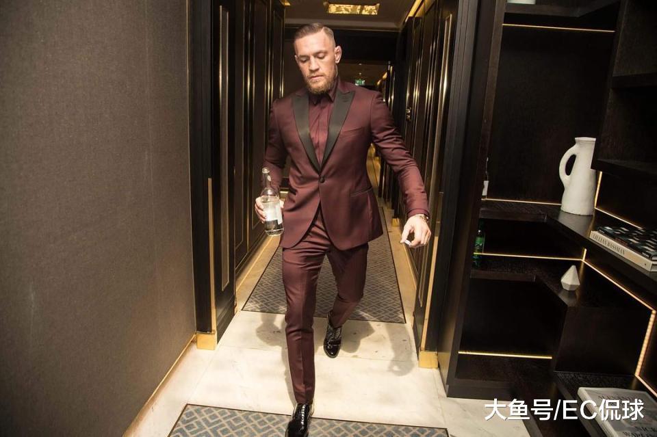 开跑车游艇, 戴钻石脚表, ufc嘴炮也最先浪费? 锻练1番话讲出实情