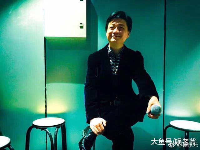 崔永元神经过敏? 半夜发文大骂冯小刚刘震云!