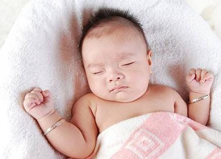 3岁以下的宝宝能吹空调吗? 家长注意好这4点, 宝宝远离生病感冒