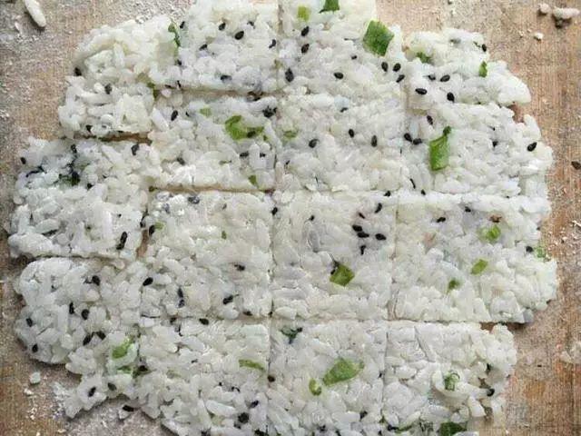 花也爱吃大米饭, 1次能吃3大碗, 转眼窜成绿瀑布!
