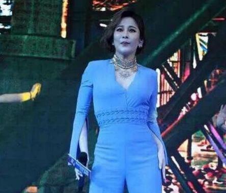 她曾是周杰伦绯闻女友, 如今却整容成蛇精脸, 网友直呼认不出