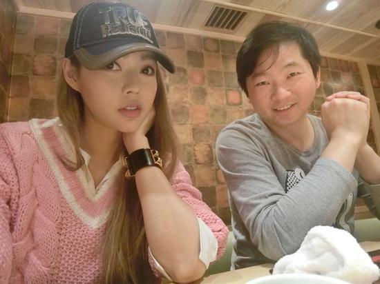被过亿身价富商求婚近10次 名模终于点头出嫁