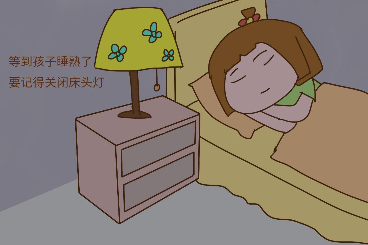 7岁儿子非要和妈妈睡, 爸爸拒绝, 儿子的话让爸爸气得抓狂