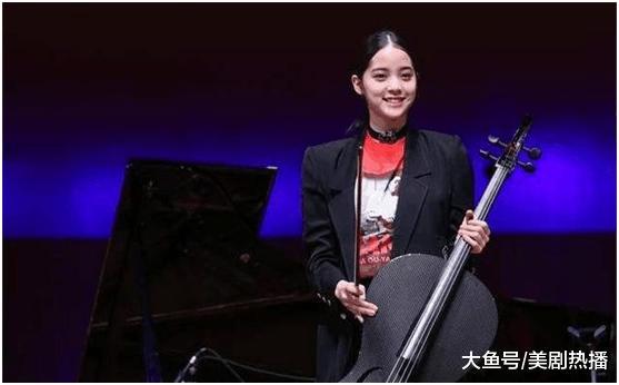 欧阳娜娜半年赚近7000万! 负担整个家庭开销后才能赴美读书?