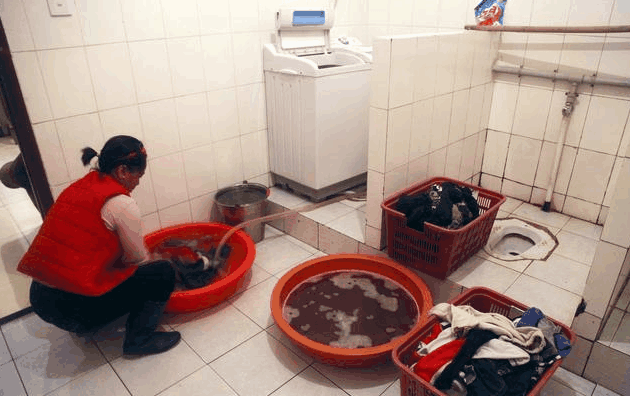 产妇生下宝宝3周后突发死亡, 医生的话叫父亲抽了儿子七个大耳光