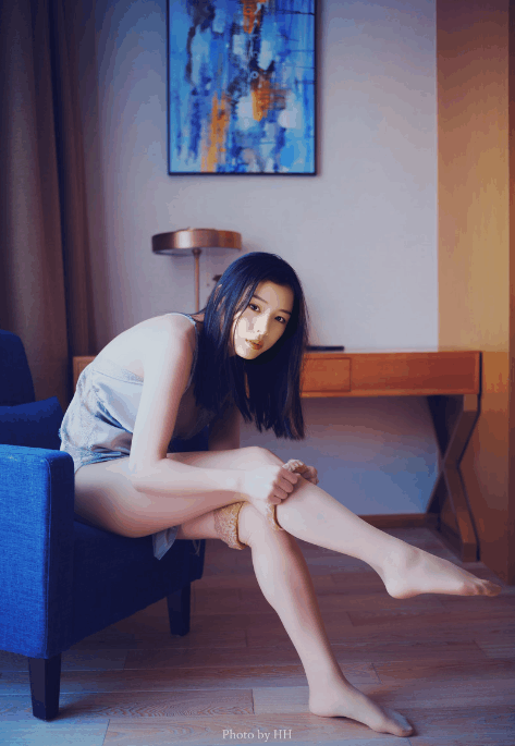 如果一个女人想跟你“发生关系”了, 多半会有这3个举动, 很频繁!