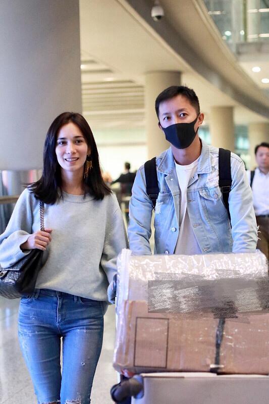 卢靖姗轻挽韩庚手臂小鸟依人 两人合体亲密无间疑似好事将近