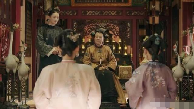 顺嫔衣服自带垫肩成亮点, 红衣的她太仙了, 网友: 衣架忘取出来